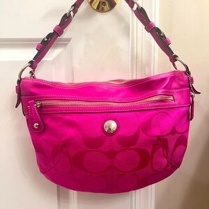 RARE Coach Laura signature magenta hobo bag- F14938